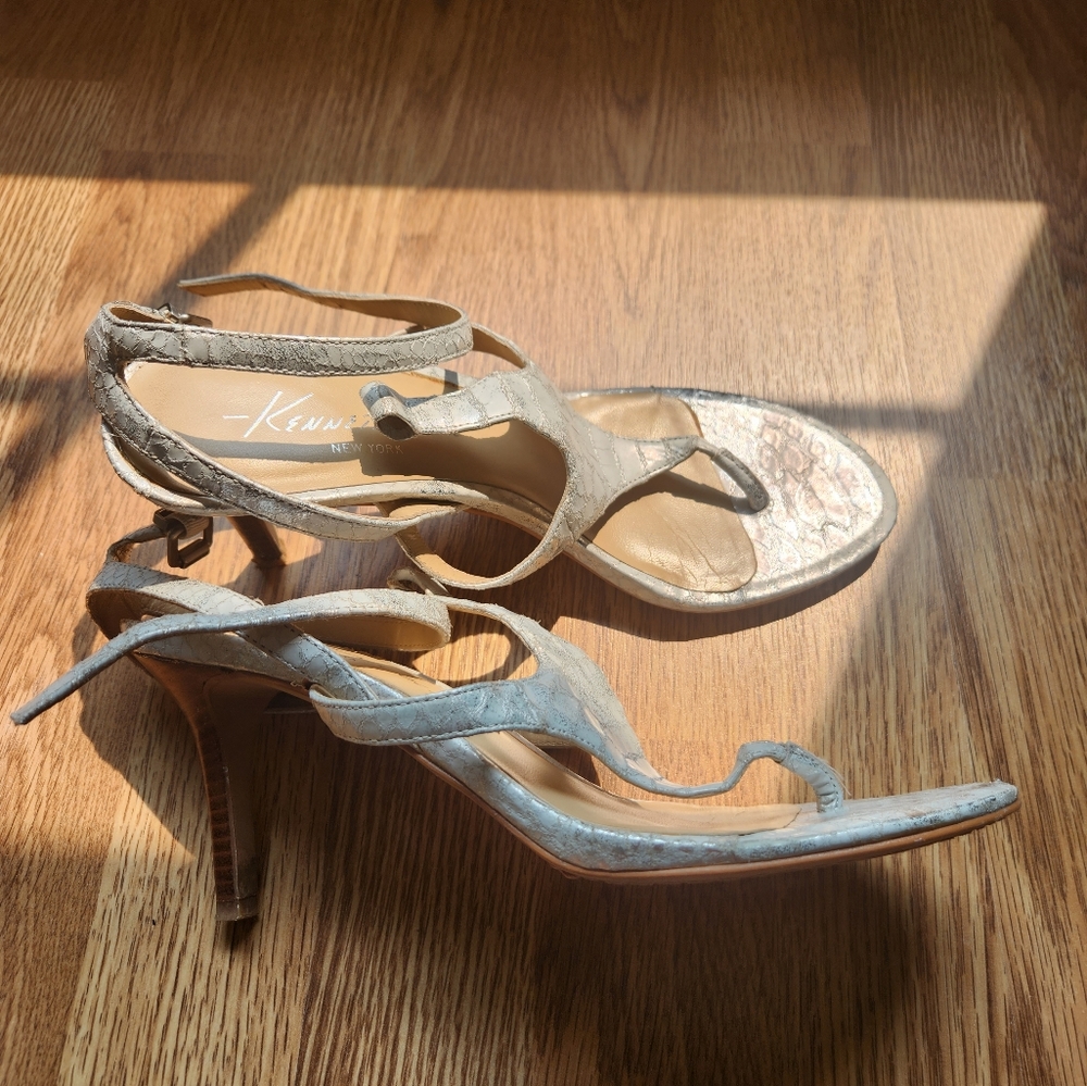 Kenneth Cole leather heels